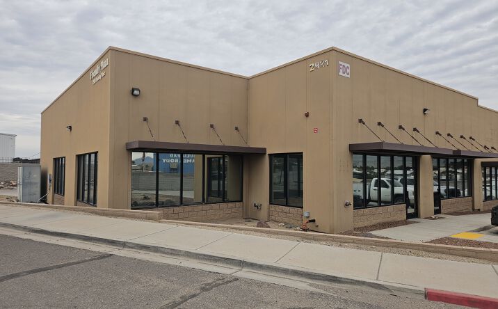 Pictures of Retail, Office, Industrial property located at 2921 Friendly Pl, Bullhead City, AZ 86442 for lease - image #1