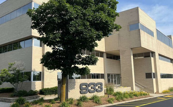 Pictures of Office property located at 933 N Mayfair Road, Wauwatosa, WI 53226 for lease - image #1