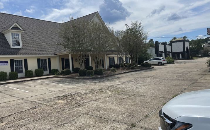 Pictures of Office property located at 6606 US-98, Hattiesburg, MS 39402 for lease - image #1