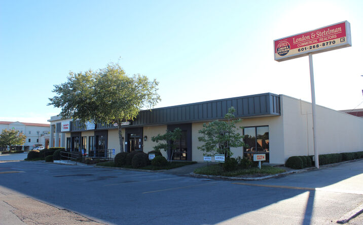 Pictures of Retail property located at 1300 Main St, Hattiesburg, MS 39401 for lease - image #1