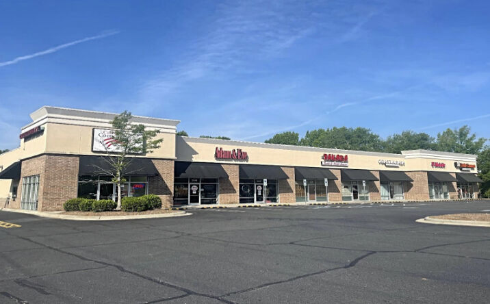 Pictures of Retail property located at 2515 W Roosevelt Blvd, Monroe, NC 28110 for lease - image #1
