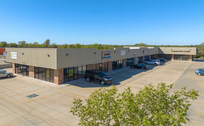 Pictures of Retail, Office, Special Purpose property located at 2990 SE 19th St, Moore, OK 73160 for lease - image #1