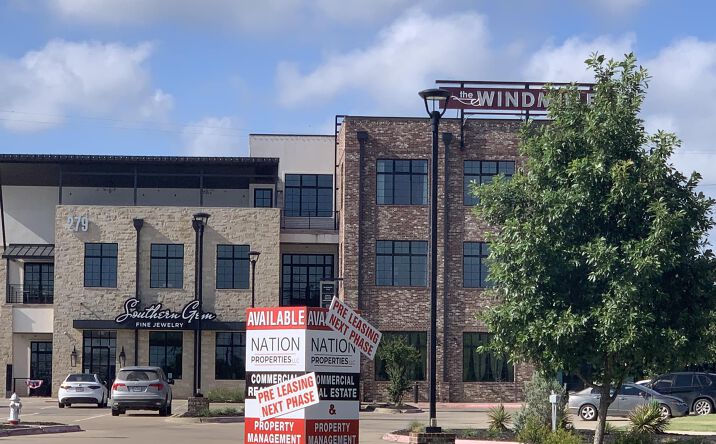 Pictures of Retail, Office, Restaurant property located at 279 W Hidden Creek Pkwy, Burleson, TX 76028 for lease - image #1