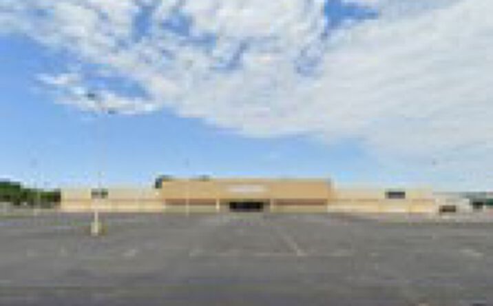 Pictures of Retail property located at 313 N Roosevelt Ave, Burlington, IA 52601 for sales - image #1