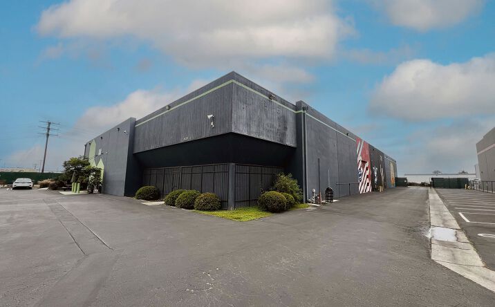 Pictures of Industrial property located at 420 W Central Ave, Santa Ana, CA 92707 for lease - image #1