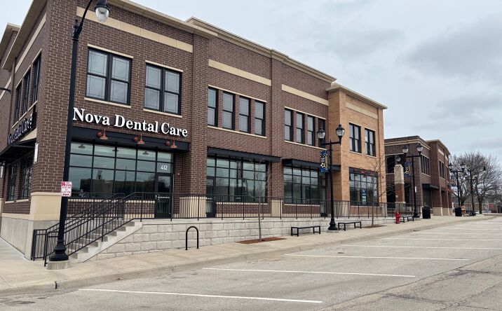 Pictures of Retail, Office property located at 440 E Hawley St, Mundelein, IL 60060 for lease - image #1