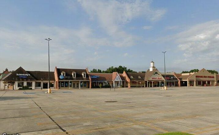 Pictures of Retail property located at 3566 W Pinhook Rd, Lafayette, LA 70508 for lease - image #1