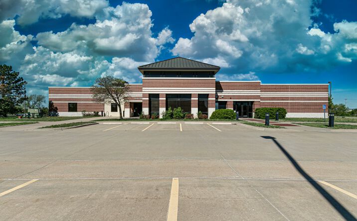 Pictures of Office property located at 2800 S Rock Rd, Wichita, KS 67210 for lease - image #1