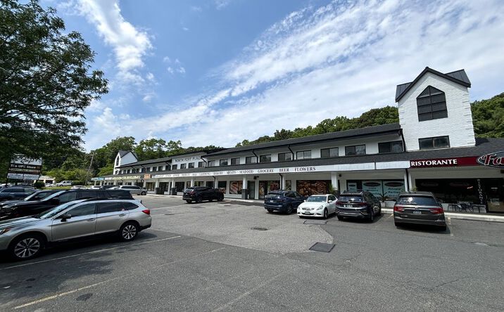 Pictures of Retail, Office, Restaurant property located at 1015 Fort Salonga Rd, Northport, NY 11768 for sales - image #1
