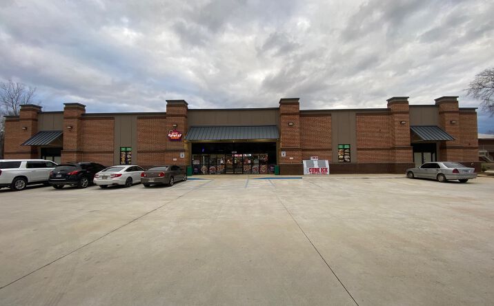 Pictures of Retail, Office, Restaurant property located at 1228 W Main St, Tupelo, MS 38801 for lease - image #1