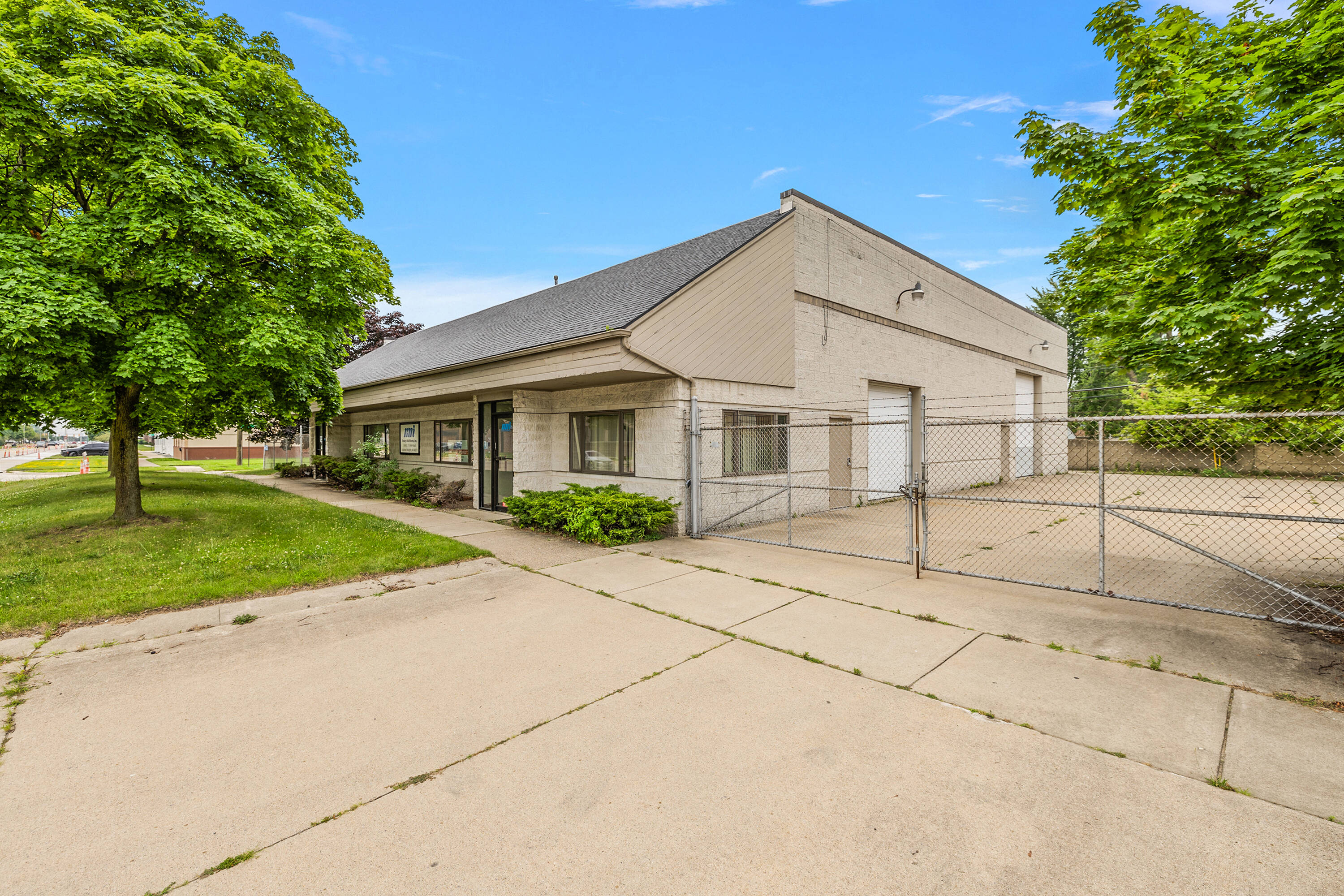 1340-e-eleven-mile-rd-madison-heights-mi-48071-crexi