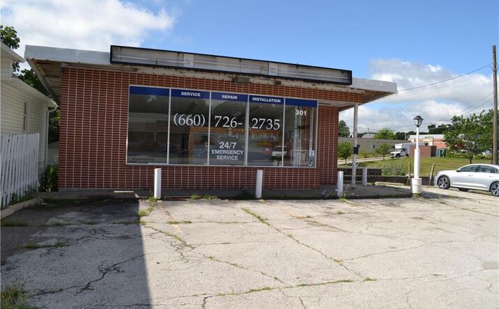 301 E 23rd Street S, Independence, MO 64055 | Crexi.com