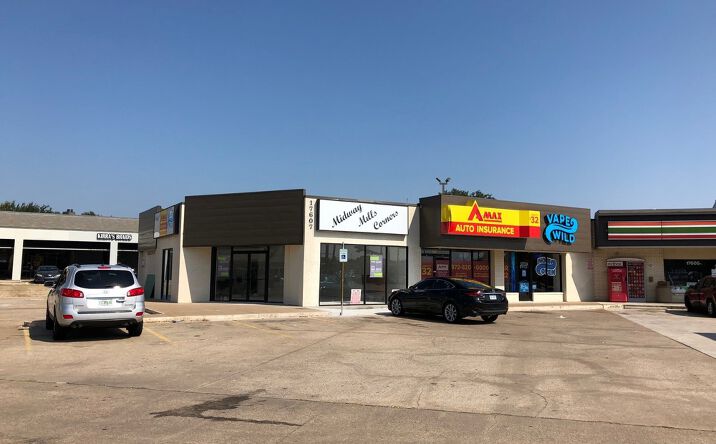 Pictures of Retail property located at 17607 Midway Rd, Dallas, TX 75287 for lease - image #1