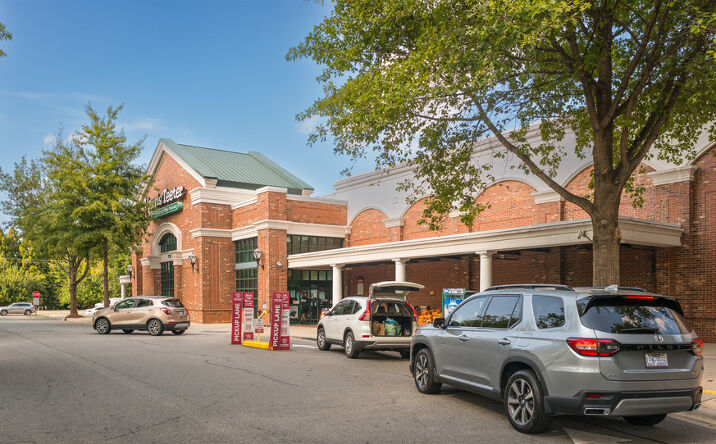 Pictures of Retail property located at 7725 Regency Park Dr, Huntersville, NC 28078 for lease - image #1