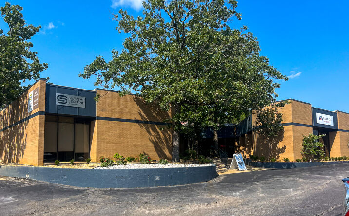 Pictures of Retail, Office property located at 11524 N Rodney Parham Rd, Little Rock, AR 72212 for sales - image #1