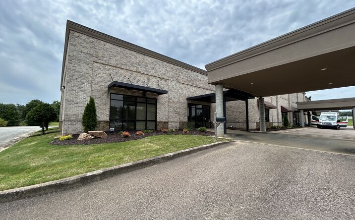 Pictures of Office, Special Purpose property located at 213 Sterling Farm Dr, Jackson, TN 38305 for lease - image #1