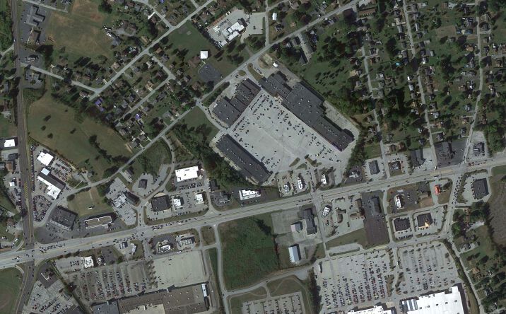 Pictures of Retail property located at 2301 Sharky's Drive, Latrobe, PA 15650 for lease - image #1