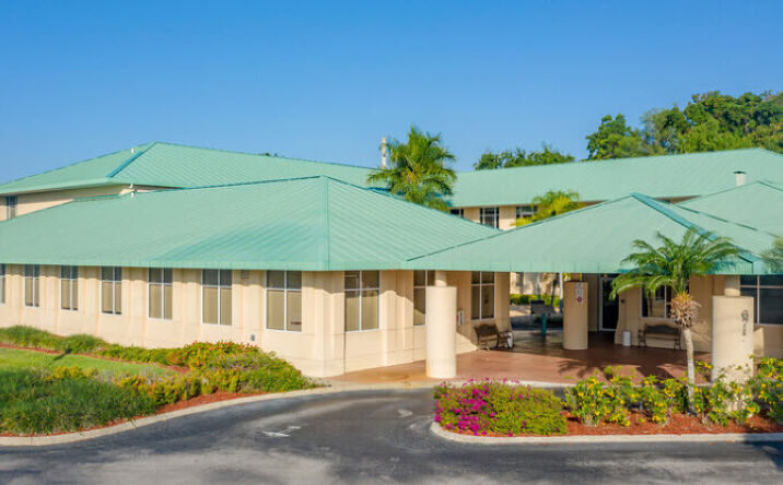 Pictures of Office property located at 671 Goodlette-Frank Rd, Naples, FL 34102 for lease - image #1