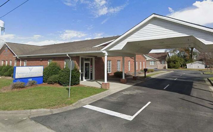Pictures of Office property located at 153 E McLean St, Saint Pauls, NC 28384 for lease - image #1