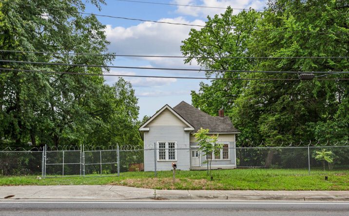 Pictures of Special Purpose property located at 2342 Bolton Road, Atlanta, GA 30318 for lease - image #1