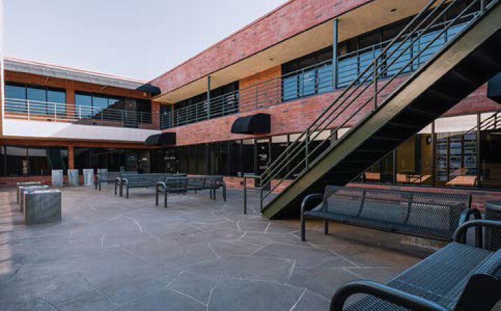 Pictures of Office property located at 23586 Calabasas Road, Calabasas, CA 91302 for lease - image #1