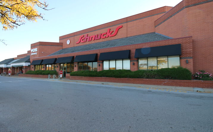 Pictures of Retail, Office, Restaurant property located at 70 Grandview Plaza Shopping Center, Florissant, MO 63033 for sales - image #1