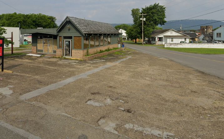 Pictures of Retail property located at 801 McFarland Ave, Rossville, GA 30741 for lease - image #1