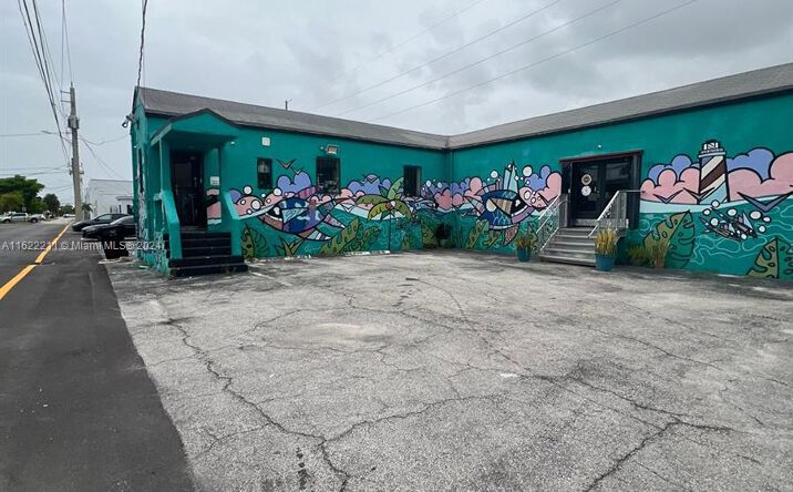 Pictures of Retail, Industrial property located at 139 NE 1st Ave, Hallandale Beach, FL 33009 for lease - image #1