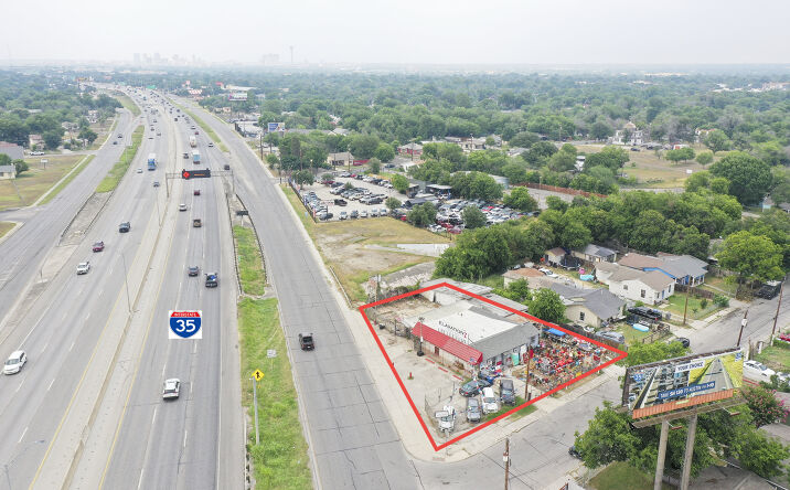 Pictures of Retail, Office property located at 5500 S IH 35, SAN ANTONIO, TX 78214 for lease - image #1