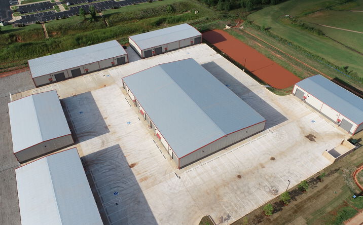 Pictures of Industrial property located at 1031 E Thunderbird Ln, Mustang, OK 73064 for lease - image #1