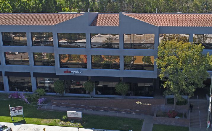 Pictures of Office property located at 20700 Ventura Blvd, Woodland Hills, CA 91364 for lease - image #1