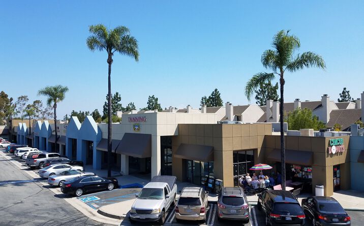 Pictures of Retail property located at 29050 S Western Ave, Rancho Palos Verdes, CA 90275 for lease - image #1