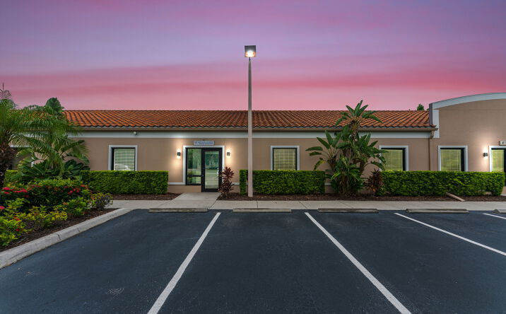 Pictures of Office property located at 3911 Golf Park Loop, Bradenton, FL 34203 for lease - image #1