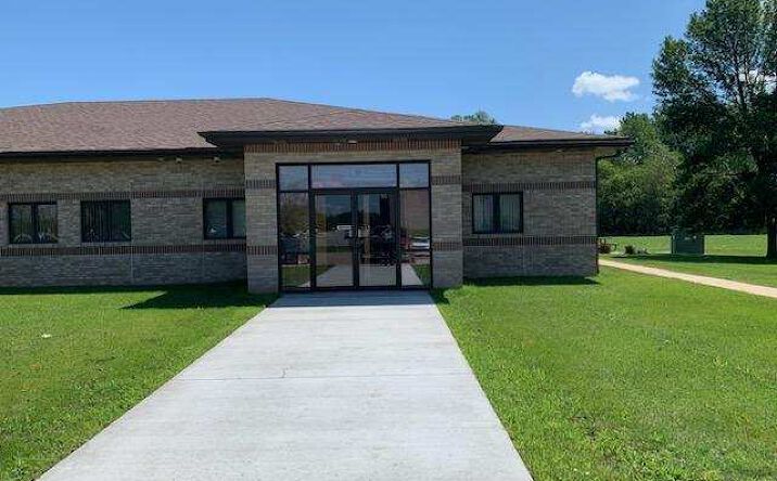 Pictures of Office property located at 625 Village Green Dr, Mason City, IA 50401 for lease - image #1