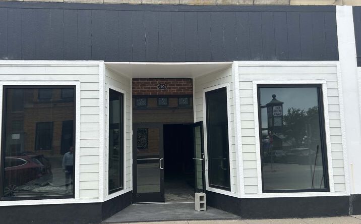 Pictures of Retail property located at 1208 Willis Ave, Perry, IA 50220 for lease - image #1