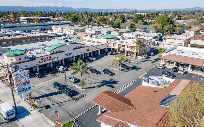 Pictures of Retail property located at 8363 Reseda Blvd, Northridge, CA 91324 for lease - image #1