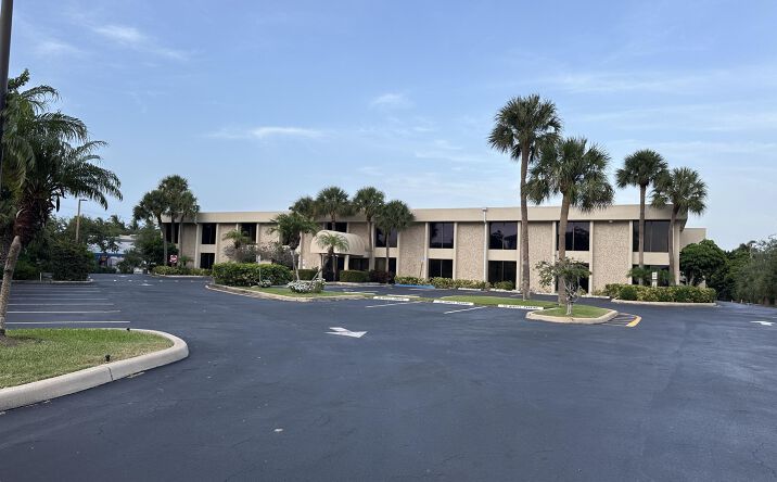 Pictures of Office property located at 1300 N Federal Hwy, Boca Raton, FL 33432 for lease - image #1