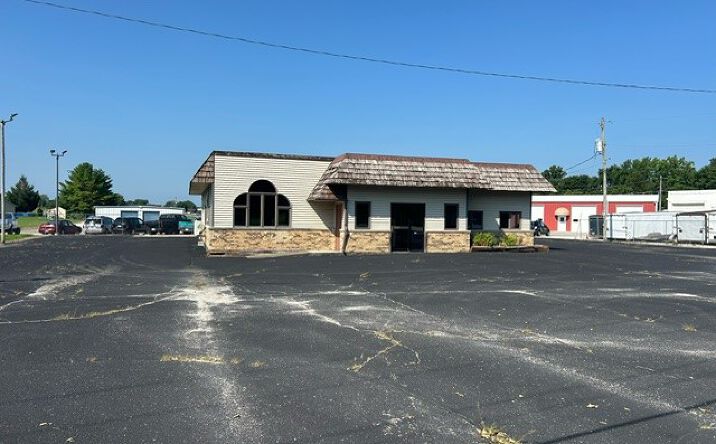 Pictures of Restaurant property located at 1022 S Washington St, Delphi, IN 46923 for lease - image #1