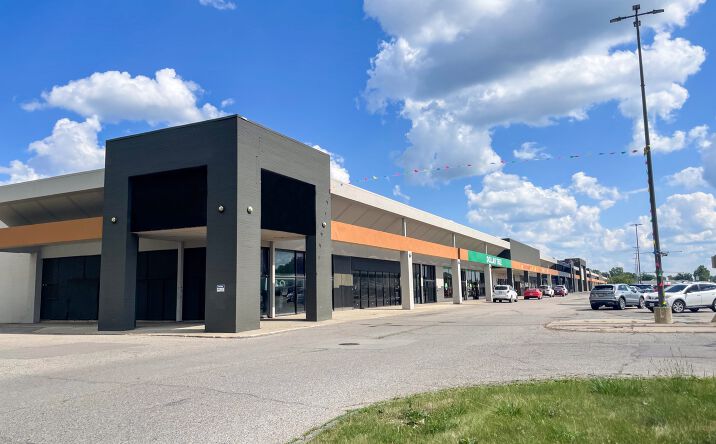 Pictures of Retail property located at 4805 Fenton Rd, Flint, MI 48507 for lease - image #1
