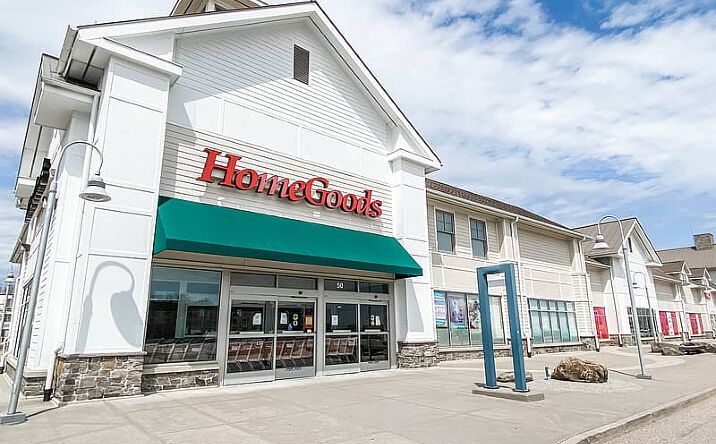 Pictures of Retail property located at 100 Gate Rd, North Kingstown, RI 02852 for sales - image #1