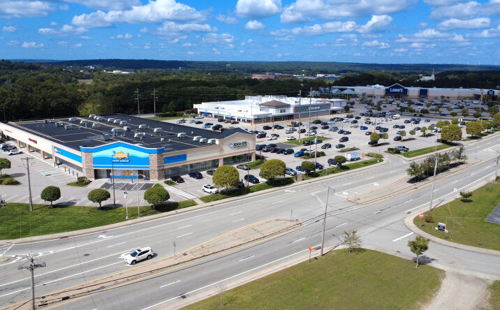 Pictures of Retail property located at 615 Greenwich Ave, Warwick, RI 02886 for lease - image #1