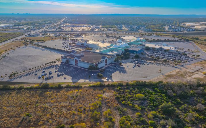 Pictures of Retail, Office, Restaurant property located at 6909 N Loop 1604 E, San Antonio, TX 78247 for lease - image #1