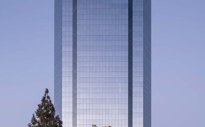 Pictures of Retail, Office property located at 300 E Esplanade Dr, Oxnard, CA 93036 for lease - image #1