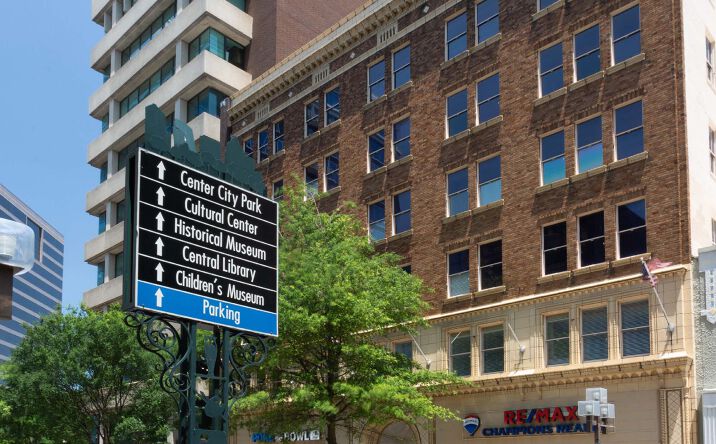 Pictures of Retail, Office, Restaurant property located at 114 N Elm St, Greensboro, NC 27401 for lease - image #1