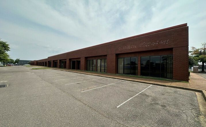 Pictures of Office, Industrial property located at 1940 E Brooks Rd, Memphis, TN 38116 for lease - image #1