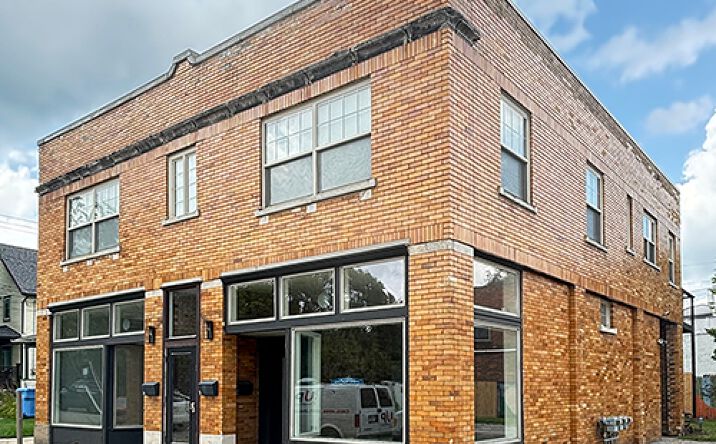 Pictures of Retail property located at 106 Island Ave, Lansing, MI 48910 for sales - image #1