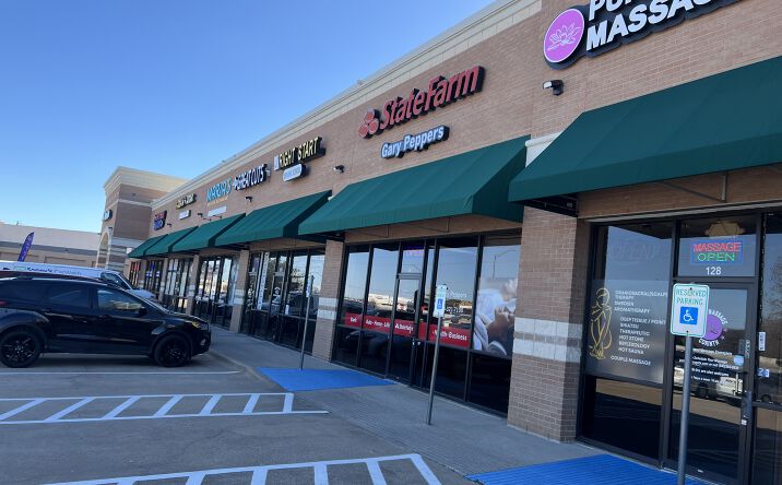Pictures of Retail property located at 7650 I-35E, Corinth, TX 76210 for lease - image #1