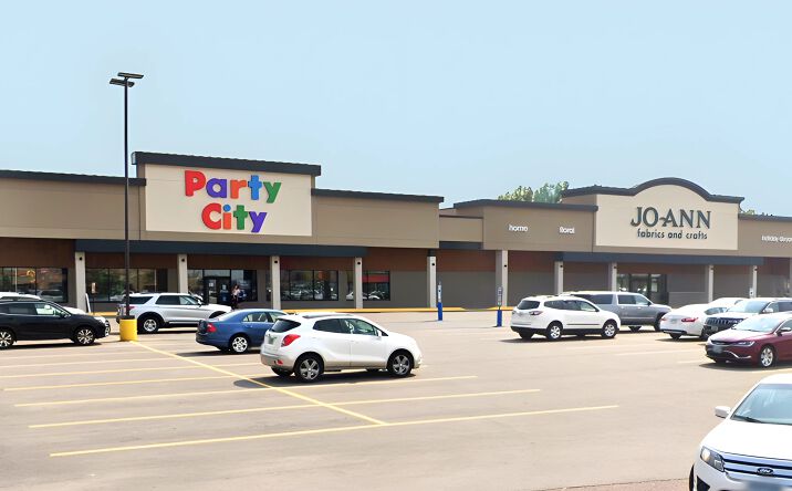 Pictures of Retail property located at 4340 13th Ave SW, Fargo, ND 58103 for lease - image #1