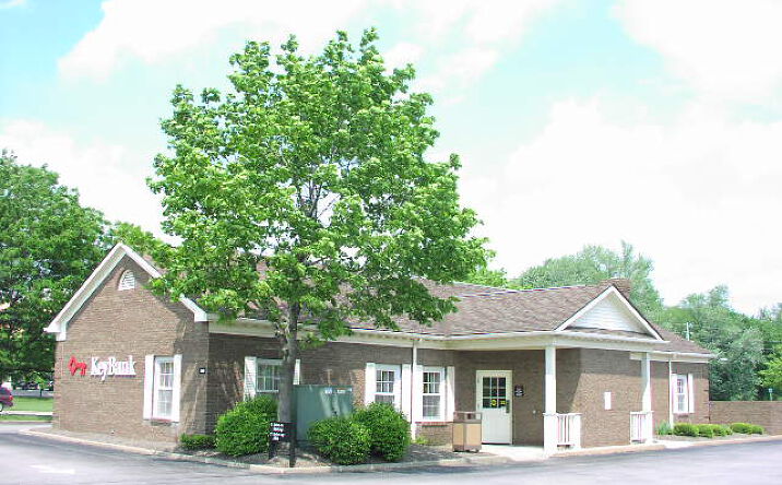Pictures of Retail, Restaurant property located at 145 Ghent Rd, Fairlawn, OH 44333 for lease - image #1