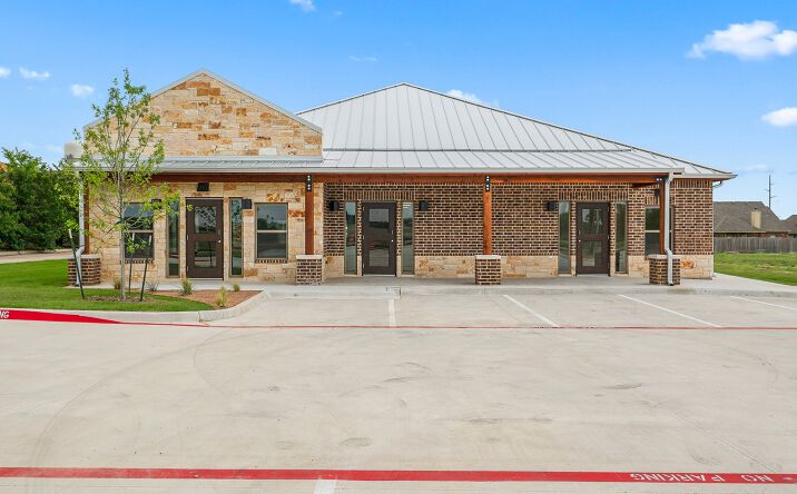 Pictures of Office property located at 1660 W Chapman Dr, Sanger, TX 76266 for lease - image #1